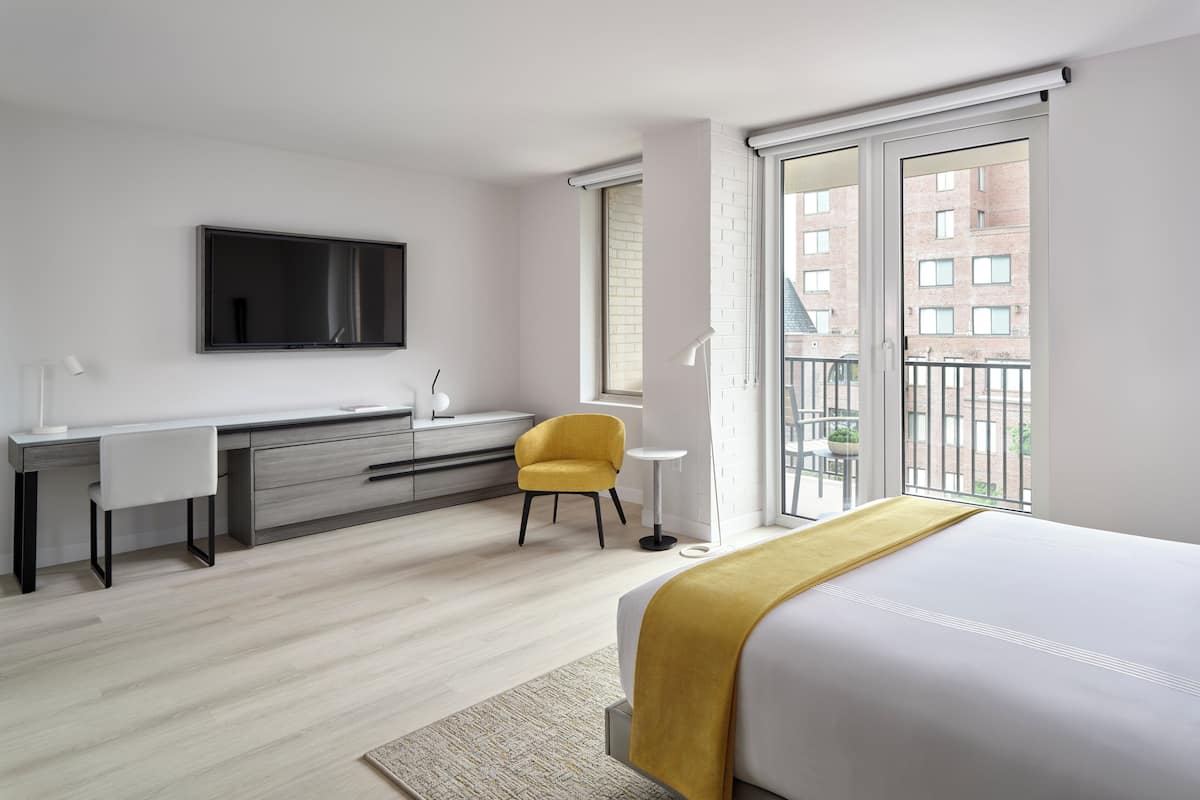 Studio, 1 Queen Bed, Mobility Accessible, Balcony | Pillow-top beds, in-room safe, desk, laptop workspace