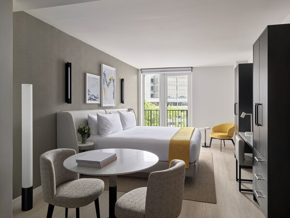 Room, 1 King Bed, Balcony