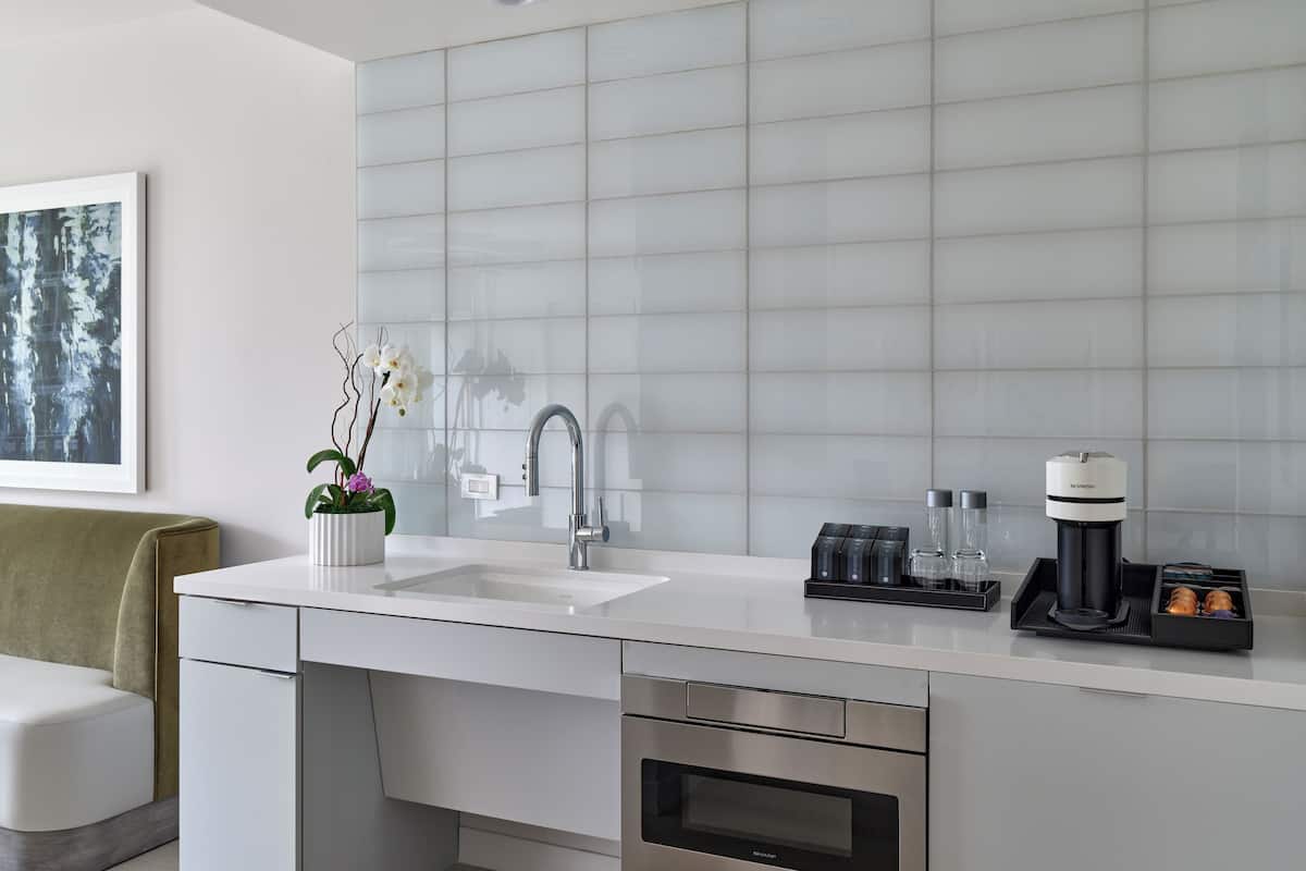 Suite, 1 Bedroom, Mobility Accessible, Balcony | Private kitchen | Coffee/tea maker