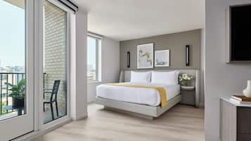 Junior Suite, 1 Bedroom, Balcony | Pillowtop beds, in-room safe, desk, laptop workspace