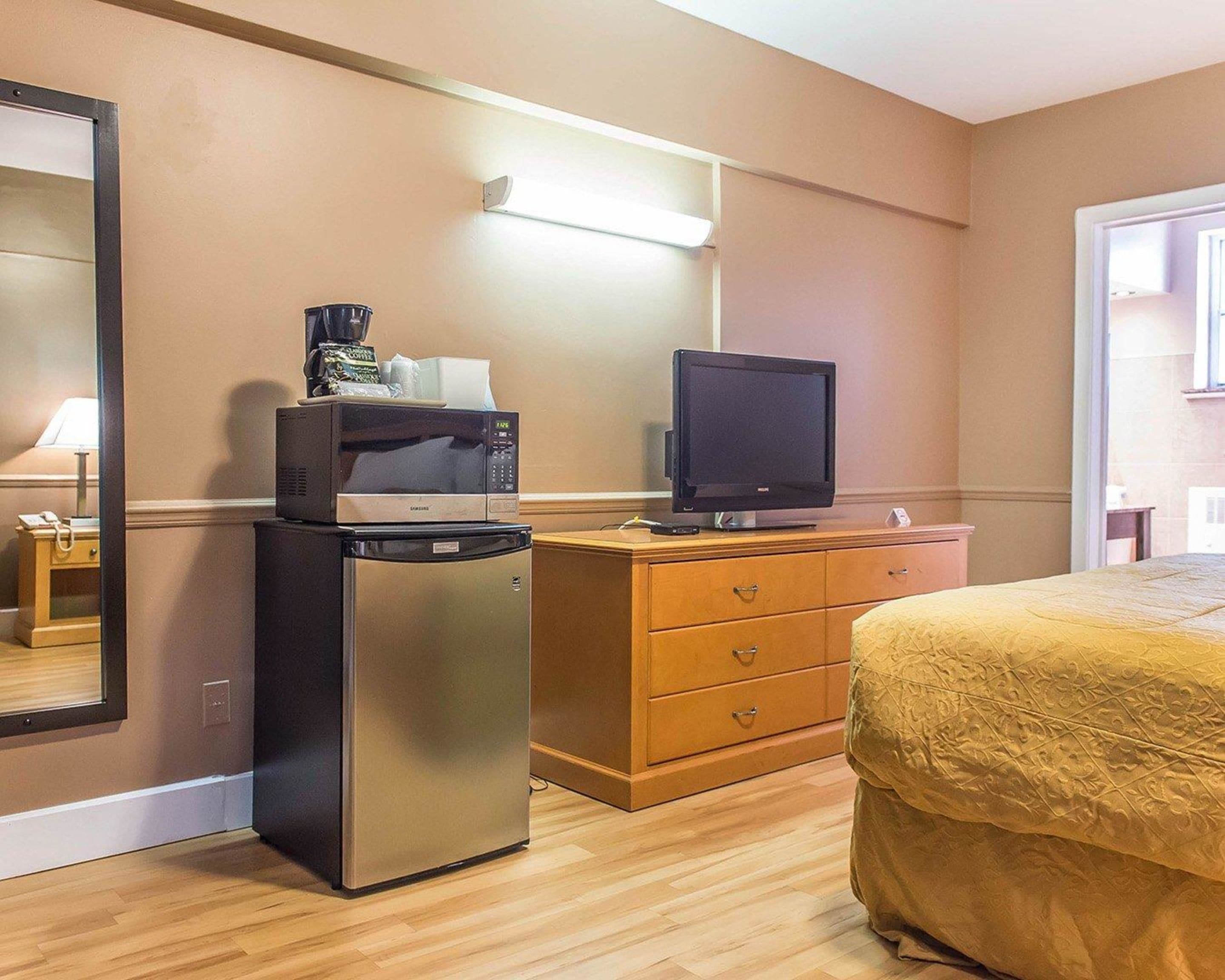 Photo - Econo Lodge Downtown Ottawa