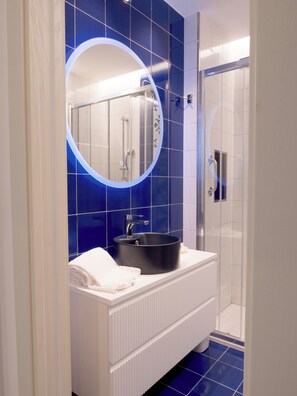 Classic Quadruple Room | Premium bedding, minibar, in-room safe, desk - Cristina Hotel (Sant'Agnello)