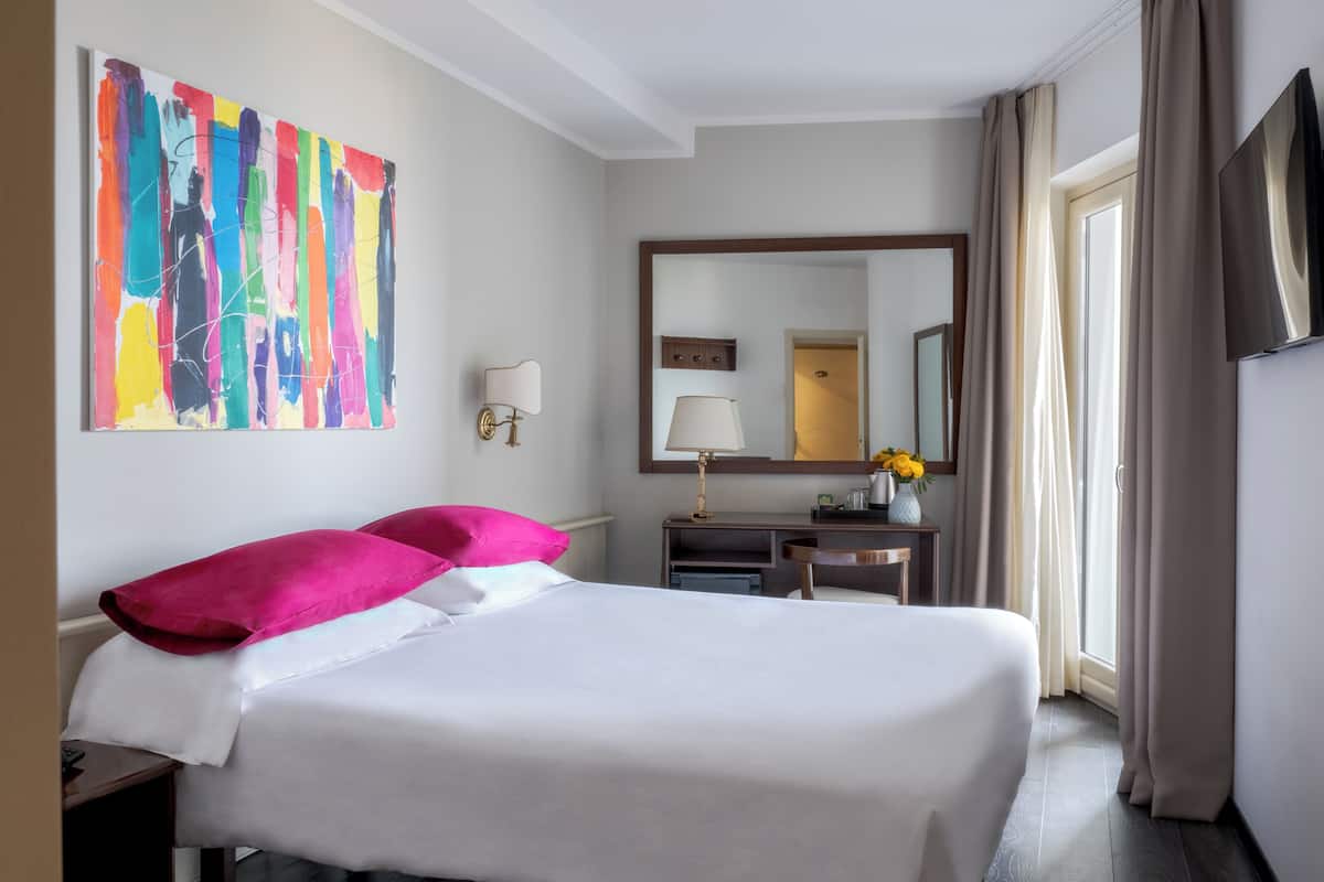 Standard Double Room | Premium bedding, minibar, in-room safe, desk
