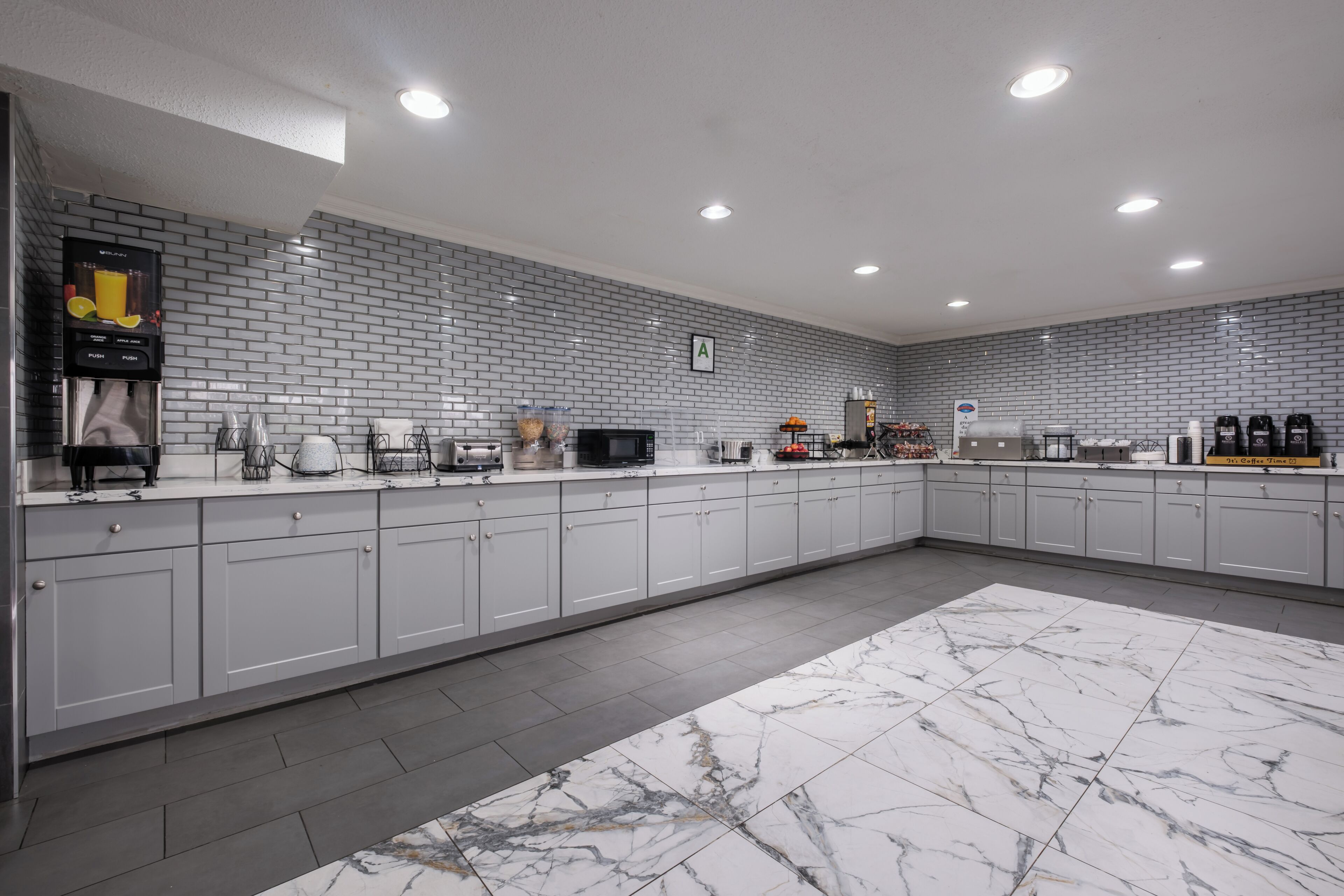 Photo - Baymont by Wyndham Louisville Airport South