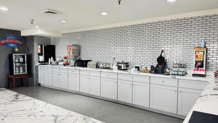 Baymont by Wyndham Louisville Airport South