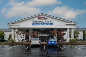Exterior - Baymont by Wyndham Louisville Airport South (Louisville)
