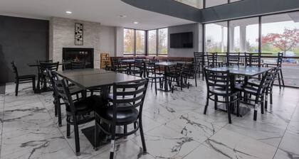 Baymont by Wyndham Louisville Airport South