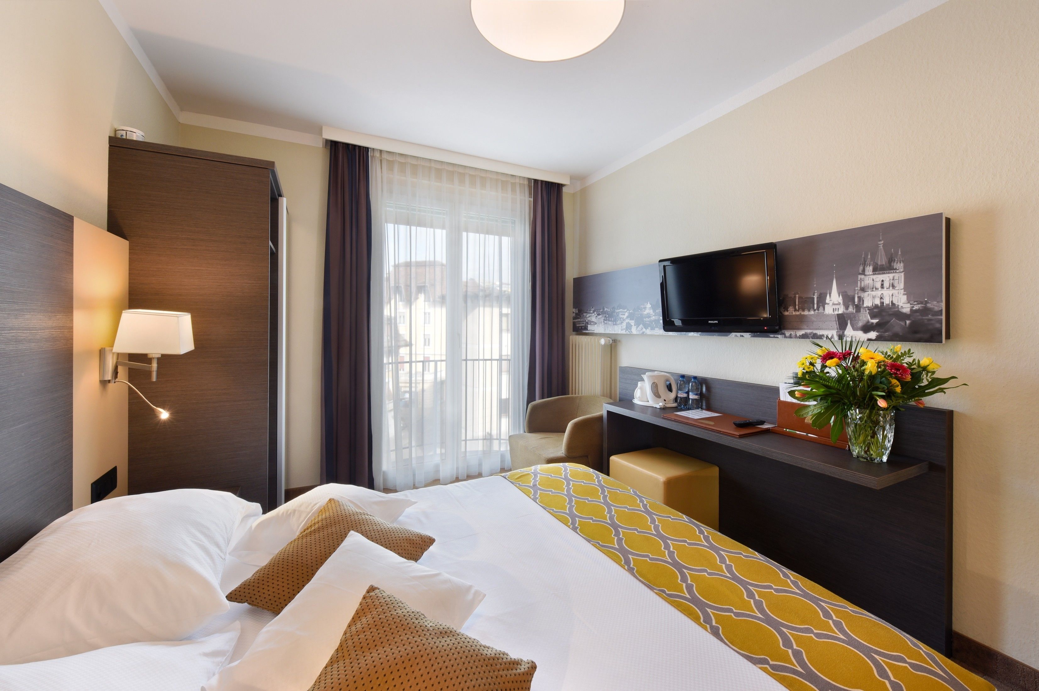 in-room safe, desk, soundproofing, free wifi