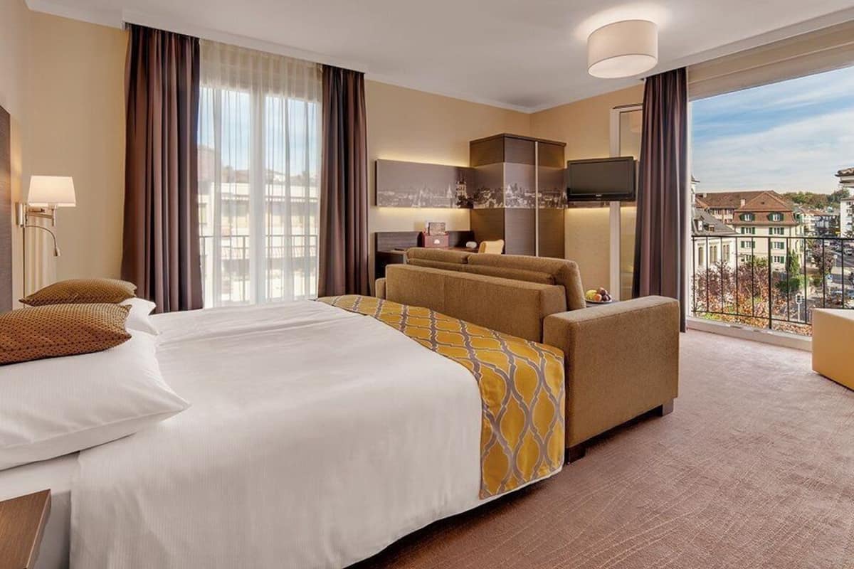 triple room, city view | in-room safe, desk, soundproofing, free wifi