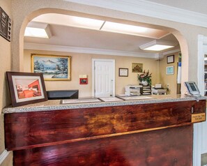 Lobby - Econo Lodge Richmond Hill (Richmond Hill)