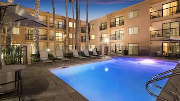 Outdoor pool, sun loungers