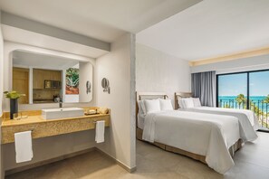 Premium Deluxe Villa | Tallelokero huoneessa, pimennysverhot, silitysrauta/-lauta