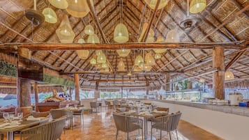 3 restaurants, breakfast, lunch, dinner served; international cuisine