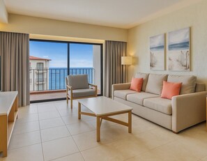 Premium Villa Master Suite | Brankas, tirai kedap cahaya, setrika/meja setrika, dan Wi-Fi gratis