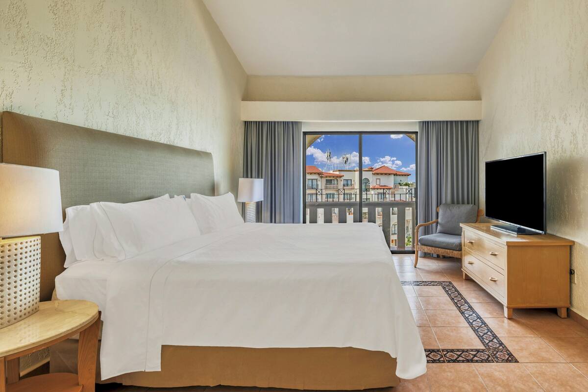 Villa Master Suite | Tallelokero huoneessa, pimennysverhot, silitysrauta/-lauta