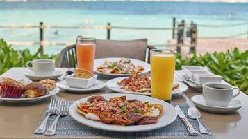 Café da manhã com buffet todos os dias mediante uma taxa