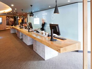 Exterior - ibis London Heathrow Airport (Hayes)