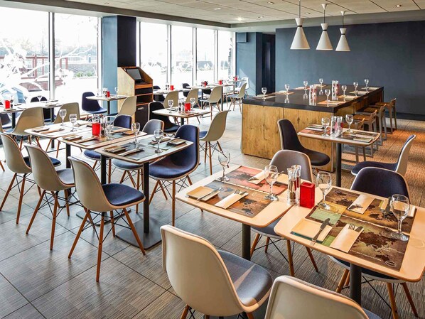 Breakfast, lunch, dinner served; international cuisine - ibis London Heathrow Airport (Hayes)