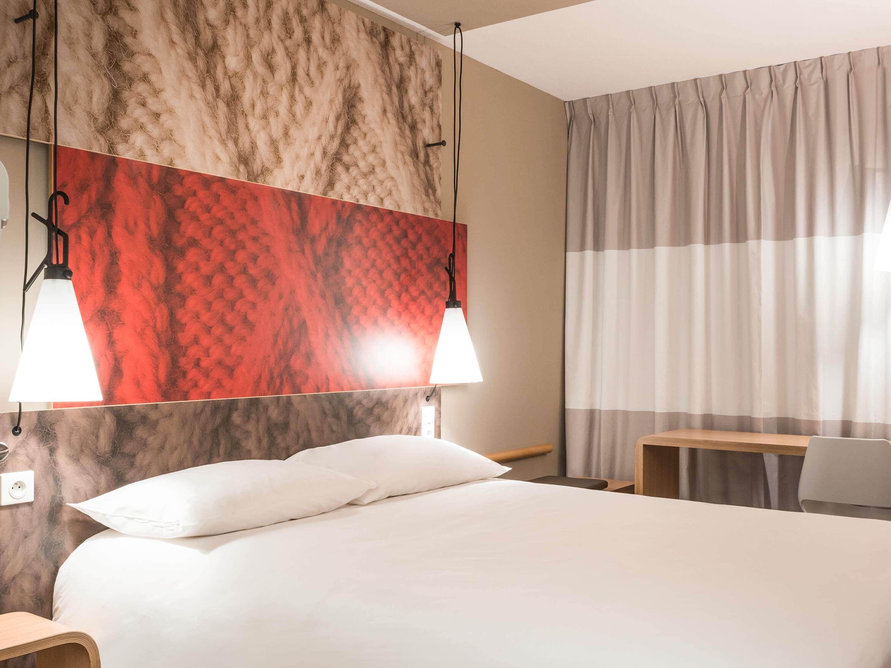 Habitació doble (Sweetroom by ibis) | Escriptori i espai de treball apte per a portàtils 