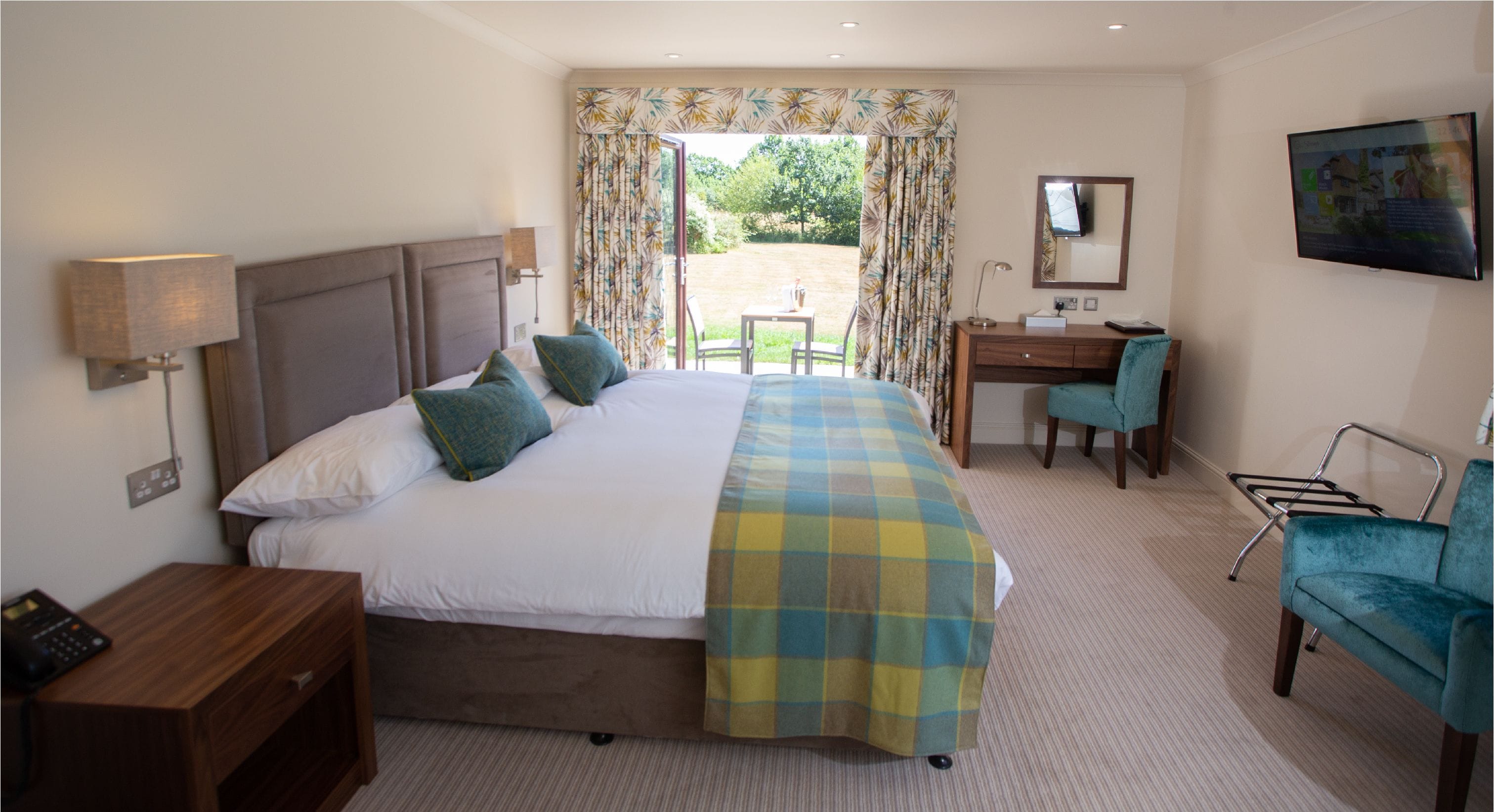 Executive Double Room | Premium bedding, desk, iron/ironing board, free WiFi