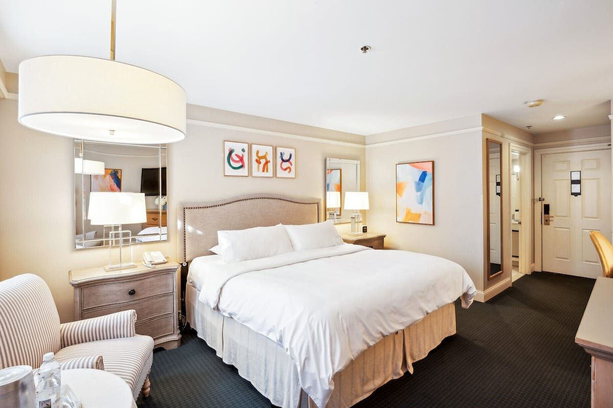 Ropa de cama de alta calidad, cubrecamas y colchones con pillow-top