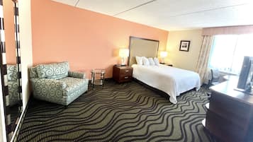 Deluxe Suite, 1 King Bed, Non Smoking | 1 bedroom, iron/ironing board, free WiFi, bed sheets