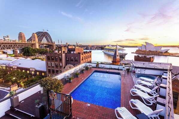 Outdoor pool, sun loungers