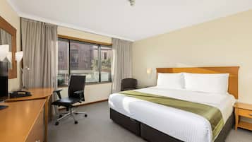 Coffres-forts dans les chambres, bureau, fer et planche Ă repasser