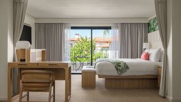 Junior Suite, 1 King Bed | Premium bedding, in-room safe, desk, laptop workspace