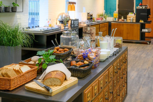 Daily buffet breakfast for a fee
