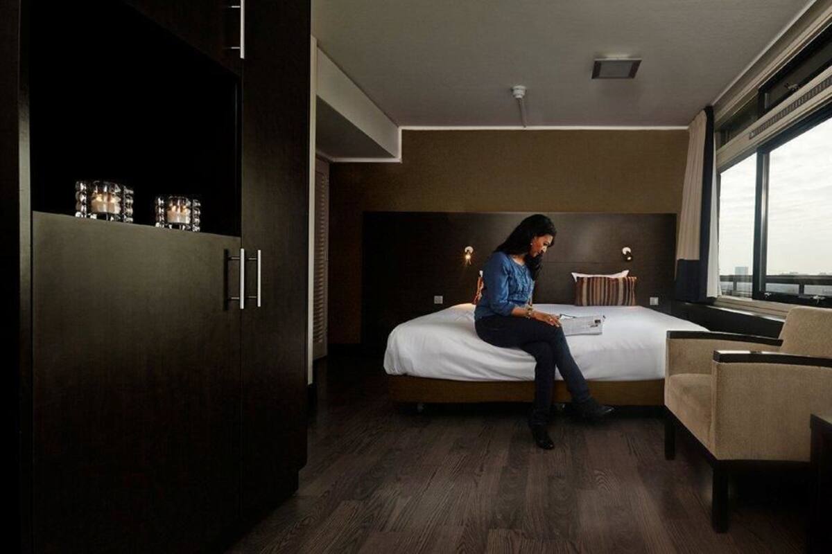 Premium bedding, in-room safe, desk, blackout curtains