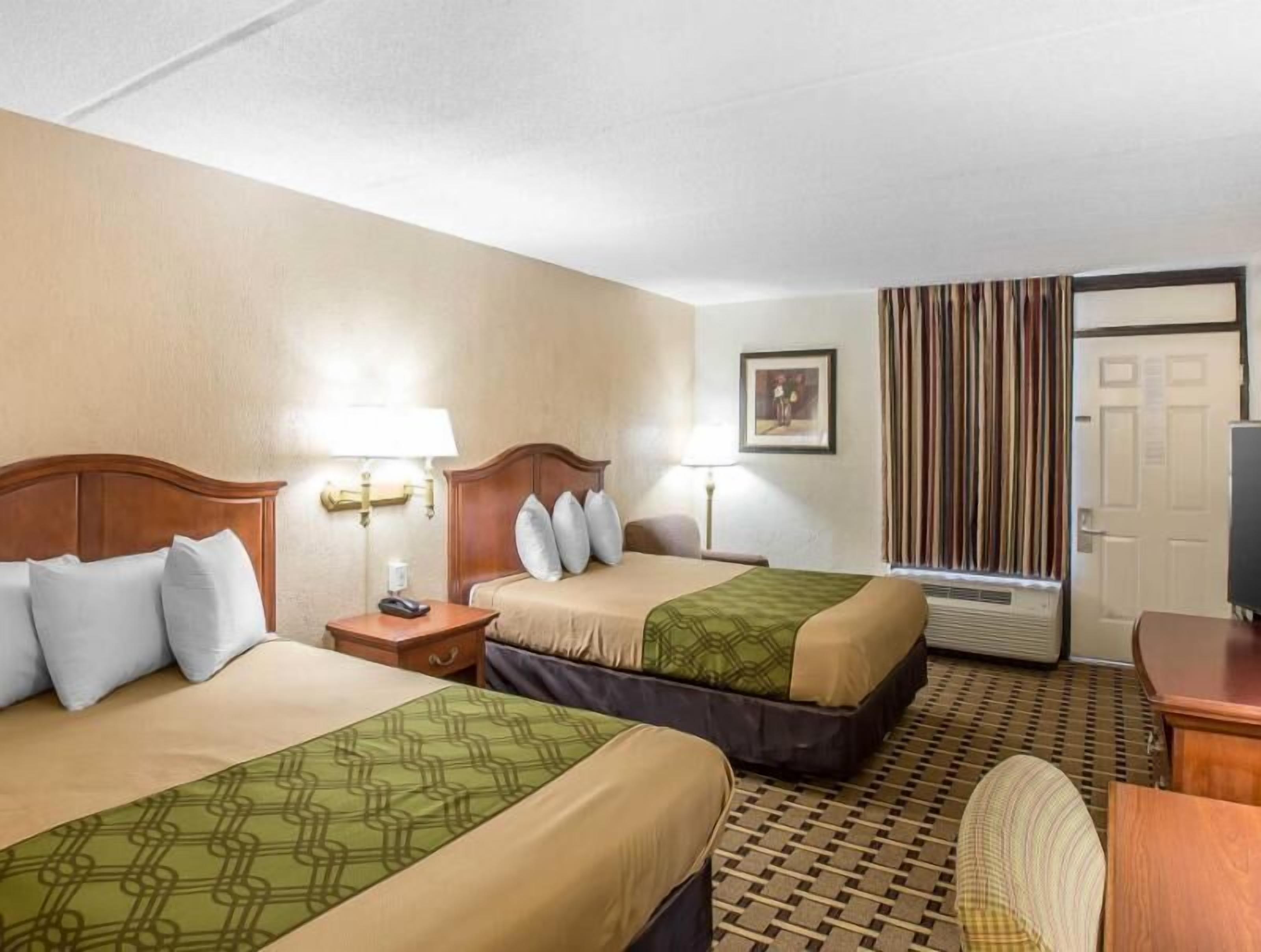Desk, blackout drapes, free WiFi, bed sheets