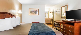 Econo Lodge Savannah Midtown