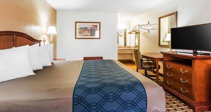 Econo Lodge Savannah Midtown