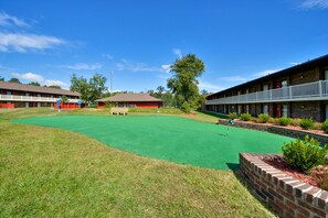 Mini-golf - Days Inn by Wyndham Kings Dominion/Doswell (Doswell)