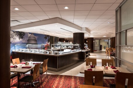 Holiday Inn Washington Capitol Natl Mall, an IHG Hotel - Image 40