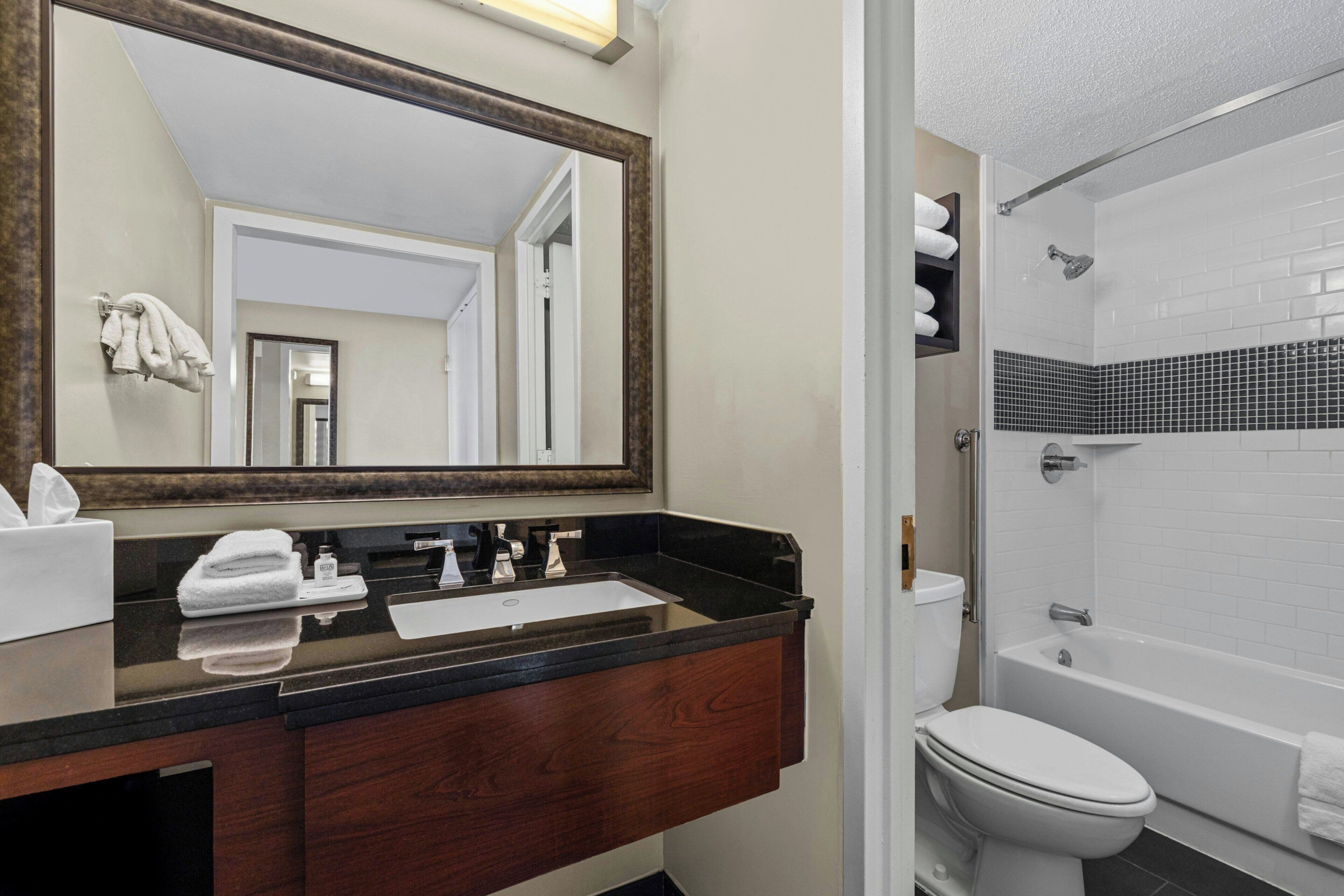 Photo - Peachtree Hotel Midtown Atlanta