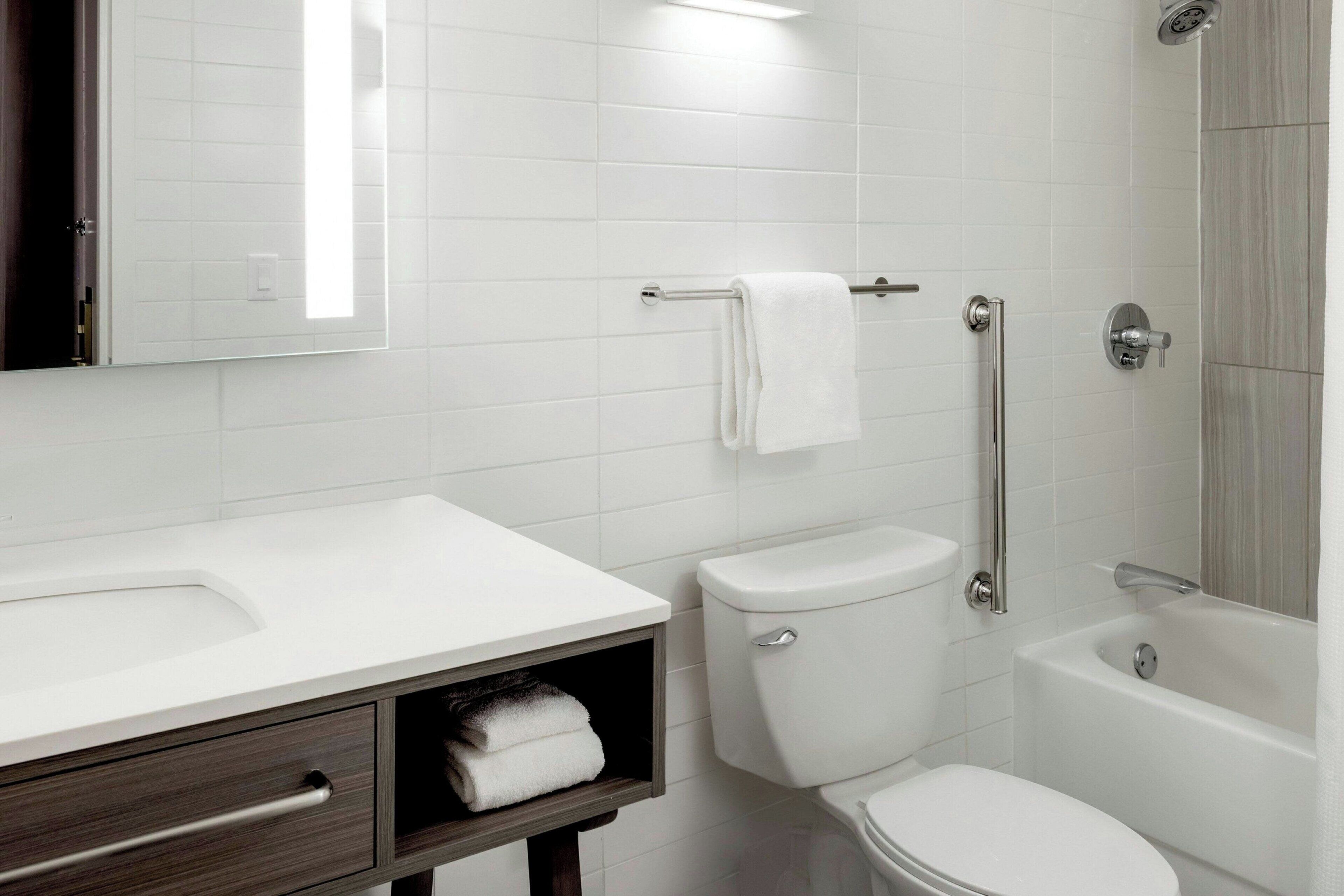 Photo - Peachtree Hotel Midtown Atlanta