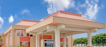 Ramada by Wyndham West Memphis