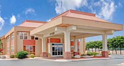Ramada by Wyndham West Memphis