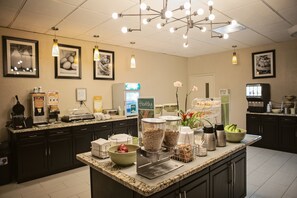 Free continental breakfast  - Ramada by Wyndham New Kensington (New Kensington)