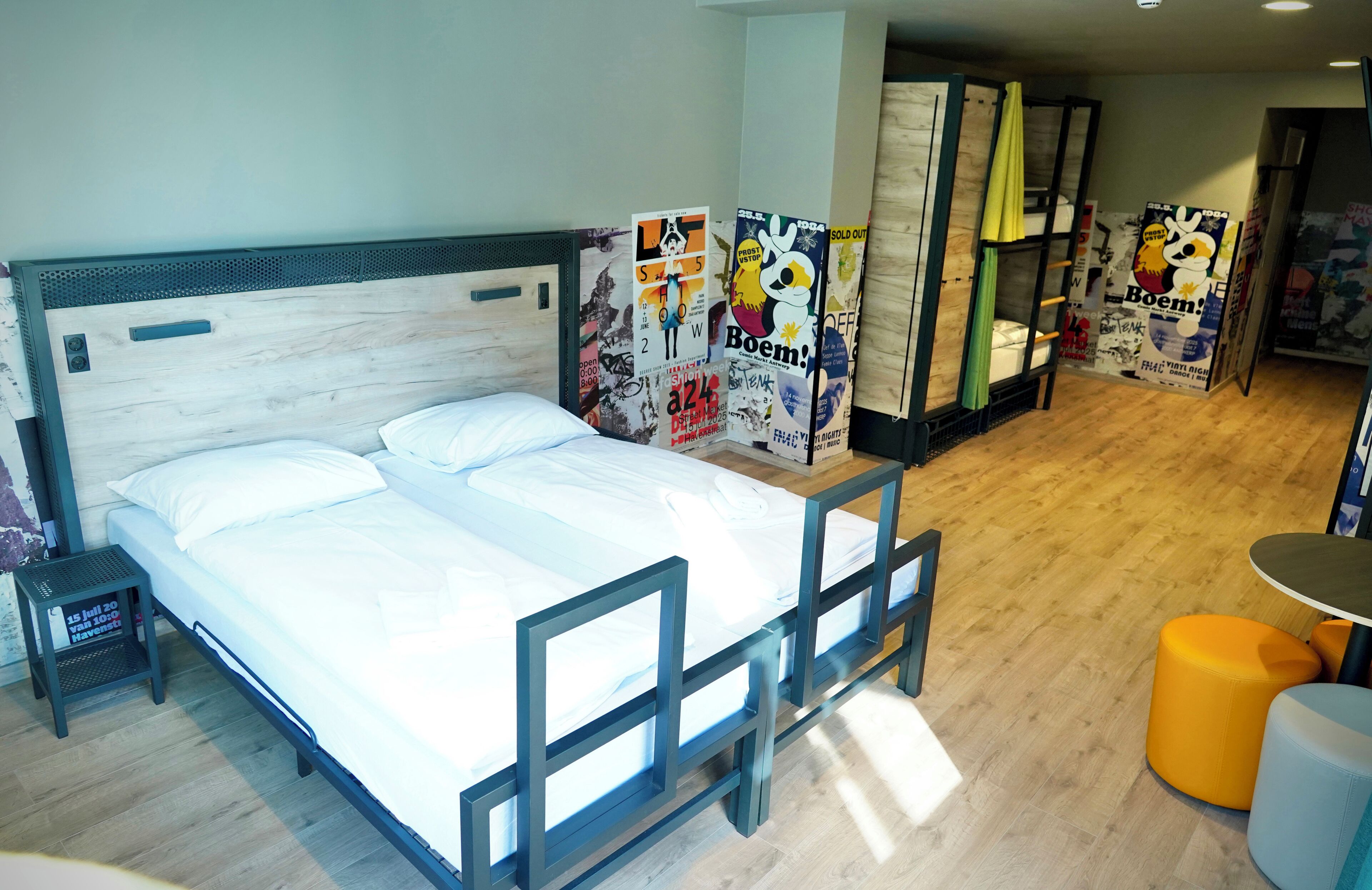 Desk, laptop workspace, free WiFi, bed sheets