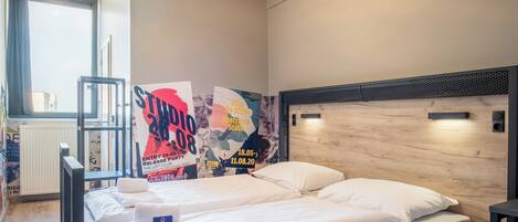 Free WiFi, bed sheets
