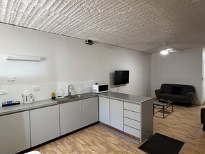 Apartment, 2 Bedrooms, Non Smoking, Kitchenette (Apartment K+2S) | Private kitchen | Fridge, microwave, electric kettle, toaster - Desert View Apartments (Coober Pedy)