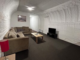 Apartment, 2 Bedrooms, Non Smoking, Kitchenette (Apartment K+3S) | Living area | LED TV