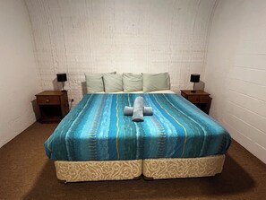 Bed sheets - Desert View Apartments (Coober Pedy)