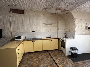 Apartment, 3 Bedrooms, Non Smoking, Kitchenette (3 Bedroom Apartment 2Q+4S) | Private kitchen