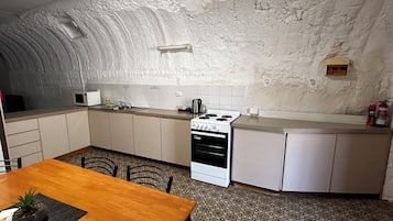 Appartement, 2 chambres, non-fumeurs, coin cuisine (Apartment K+3S) | Cuisine privée | Réfrigérateur, micro-ondes, bouilloire électrique, grille-pain
