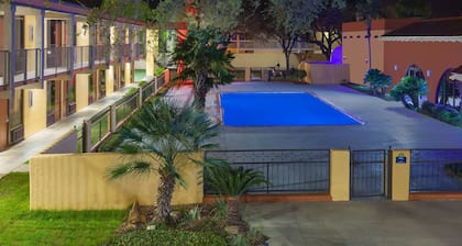 Days Inn by Wyndham Uvalde
