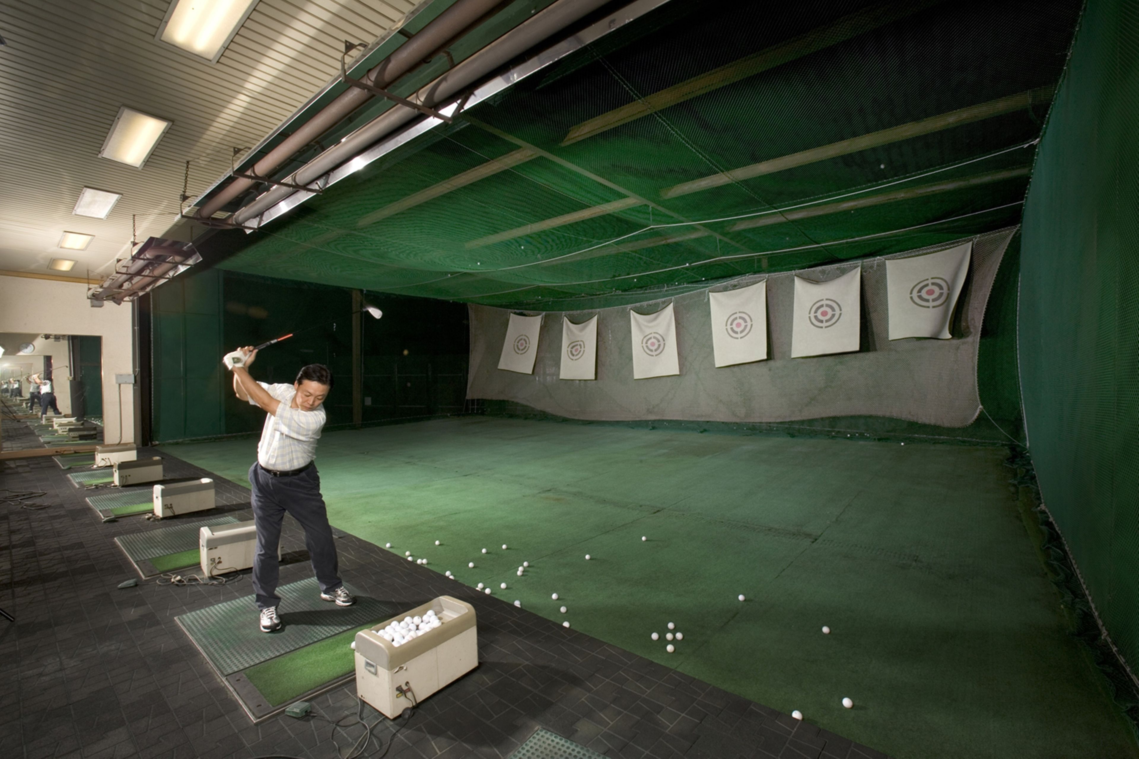 indoor golf driving range